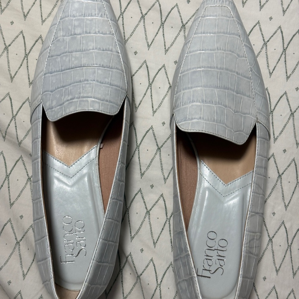 Franco Sarto Light Gray Croc-Patterned Flats